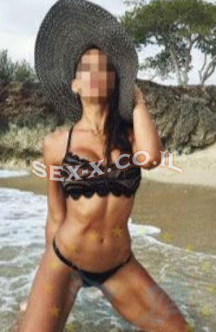 מפתה, בקולג, 24 שנים